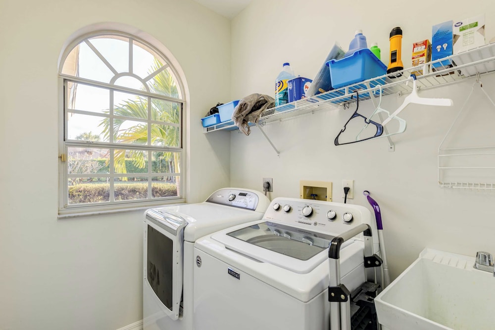 Private Pool, Pond Views, & Bonus Lounge in Gated Naples Community Drive to Dining & Sand