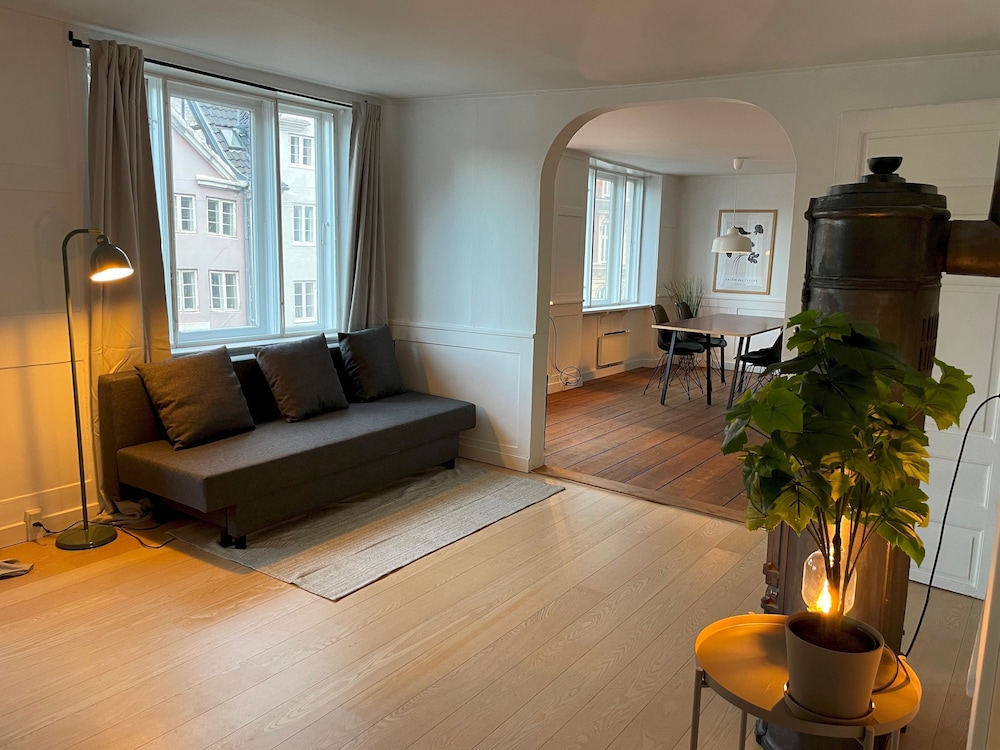 Stylish Apartment - View of The Marble Church