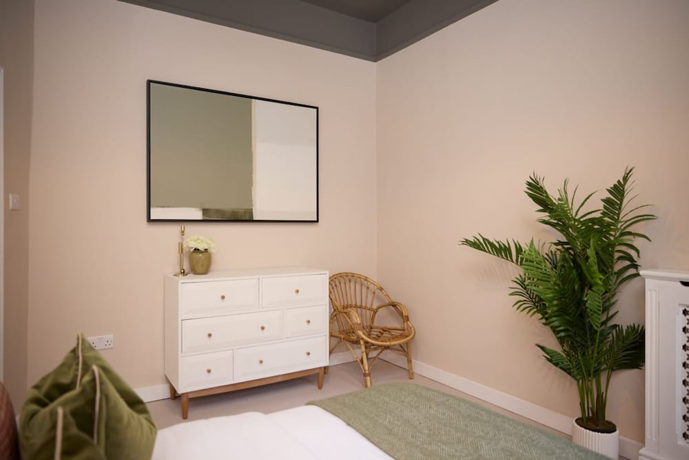The Maida Hill Hideout - 2bdr Flat With Courtyard