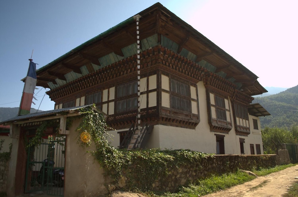 AMA's Village Lodge
