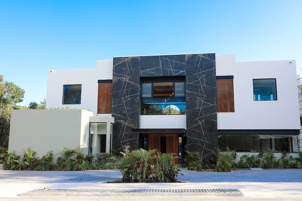 Hotel Panther Bay Villa & Golf - Image 1