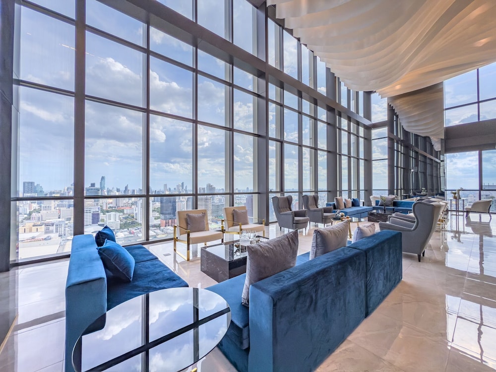 New Residence in Central Bangkok Siam Paragon · Central World