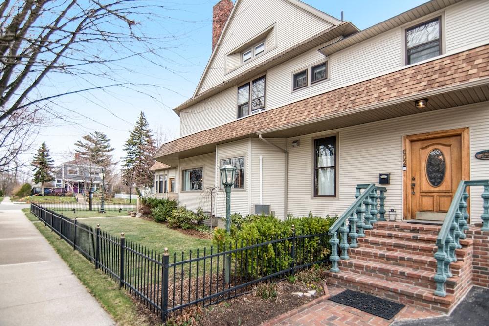 The Lamplighter Bed & Breakfast of Ludington