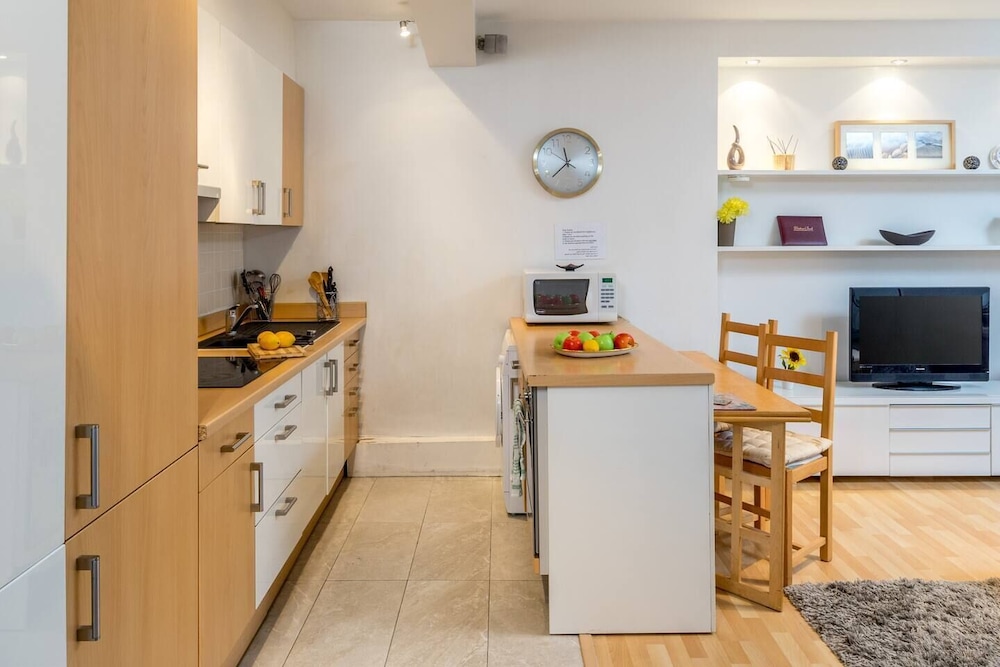 JOIVY 2-bed flat near Notting Hill