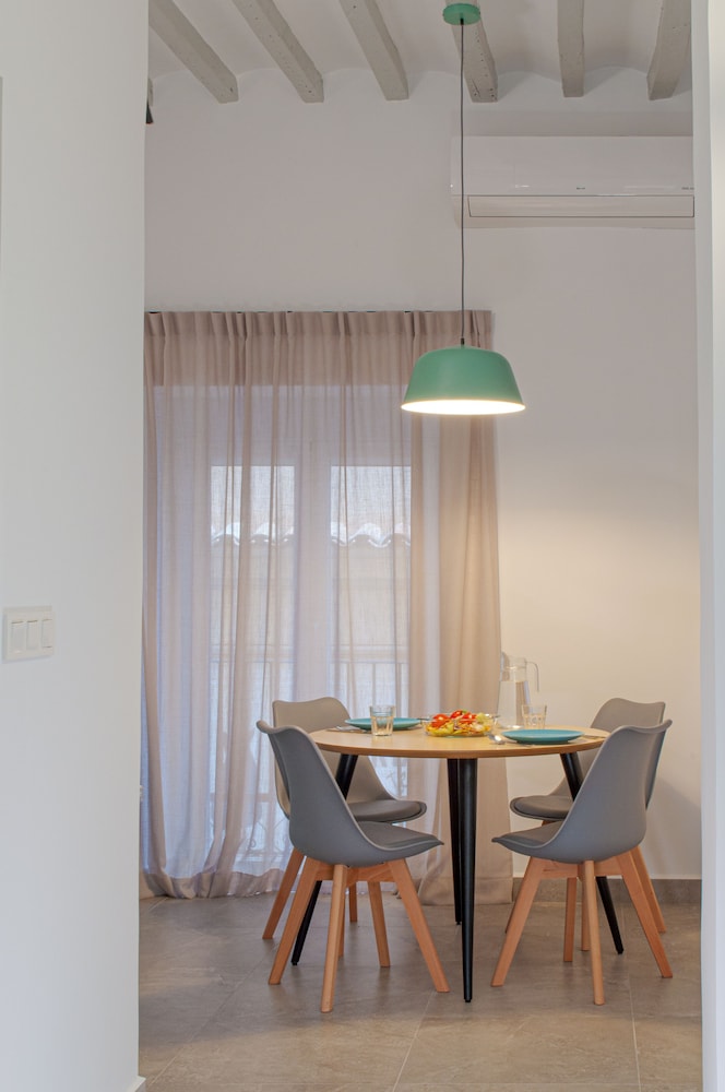 ABAL Apartments - Barrio