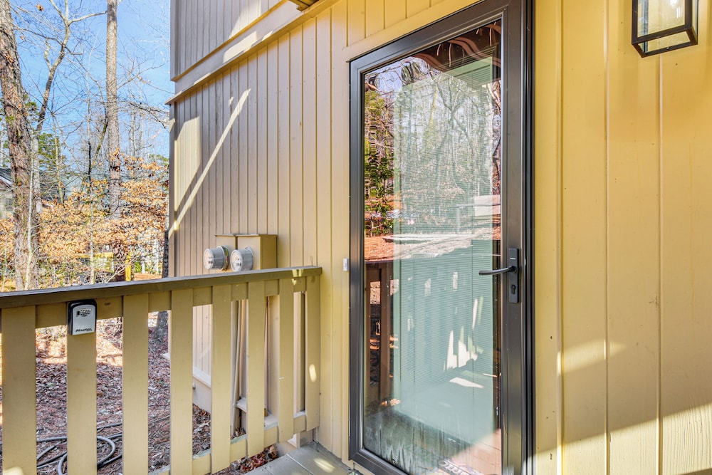 Golf Course View: Modern Keowee Key Condo!