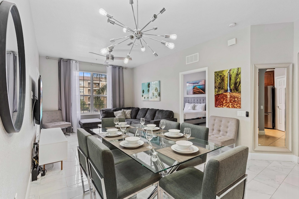 Vista Cay Swanky