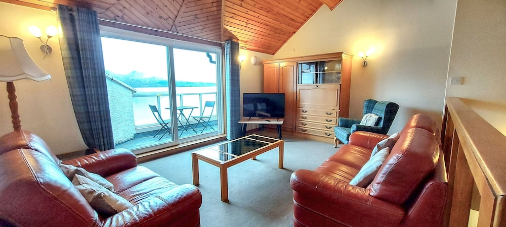 Loch Rannoch Highland Club Lochside Lodge 03