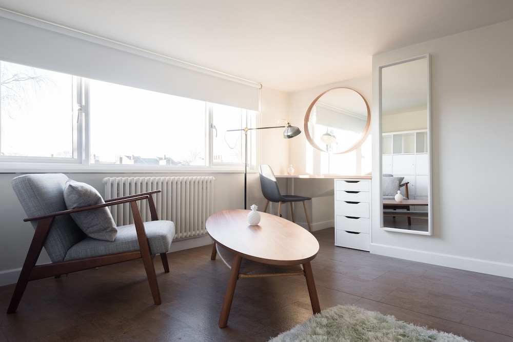 The Jericho Escape - Comfortable & Modern 4BDR in Jericho