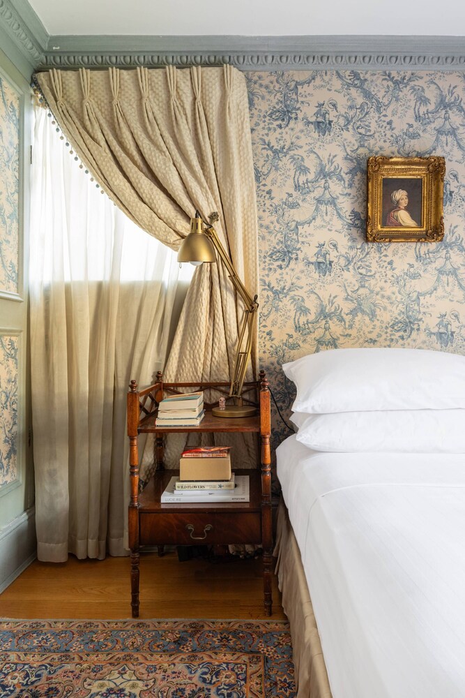 Lilyville Road III by Onefinestay