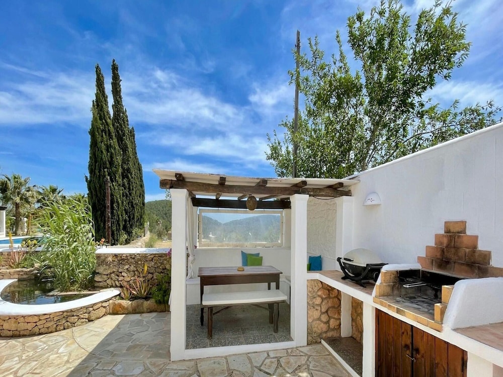 Holiday Home Near Stunning Beaches