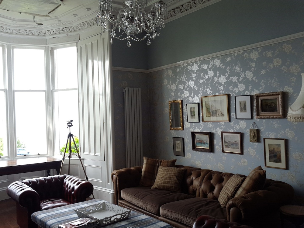 Cragowlet House East