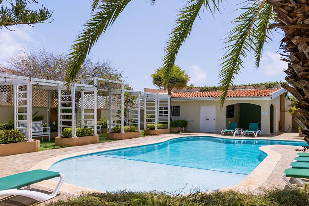 1 MIN Walk 2 Arashi Beach Suite w Roofdeck Pool