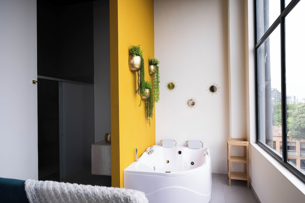 Royal Living Poblado