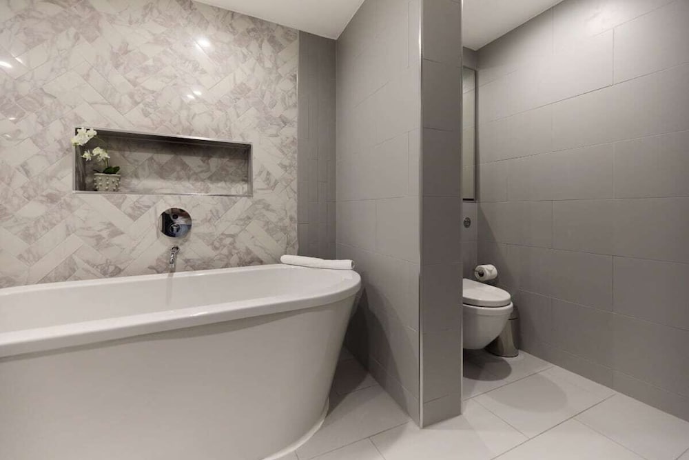 The Westbourne Park Place - Elegant 3bdr Flat