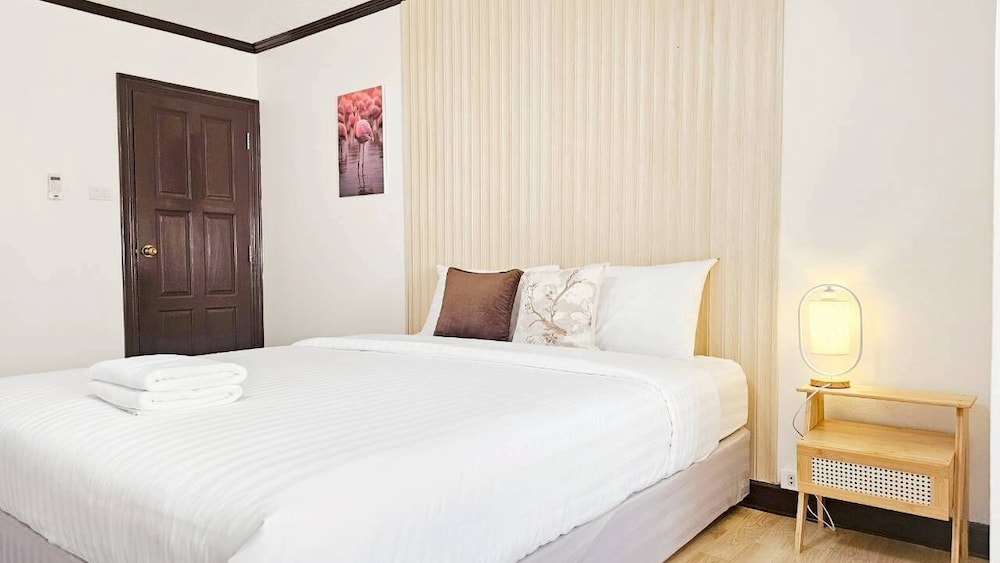 Greta Villa Nakluea 18