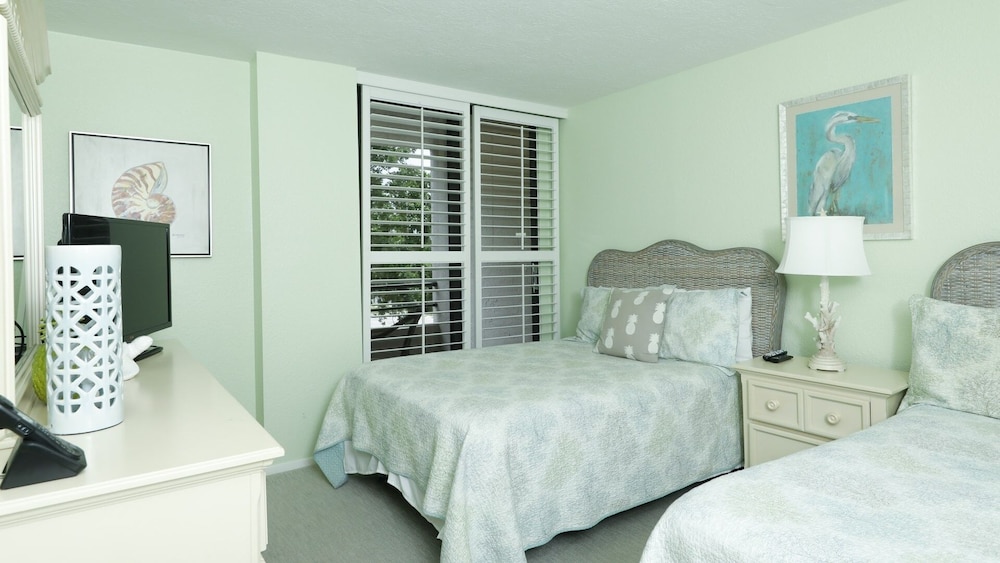 Anchorage Resort 2nd Floor 2 Bedroom Condo Facing IntraCoastal Waters 2 Condo