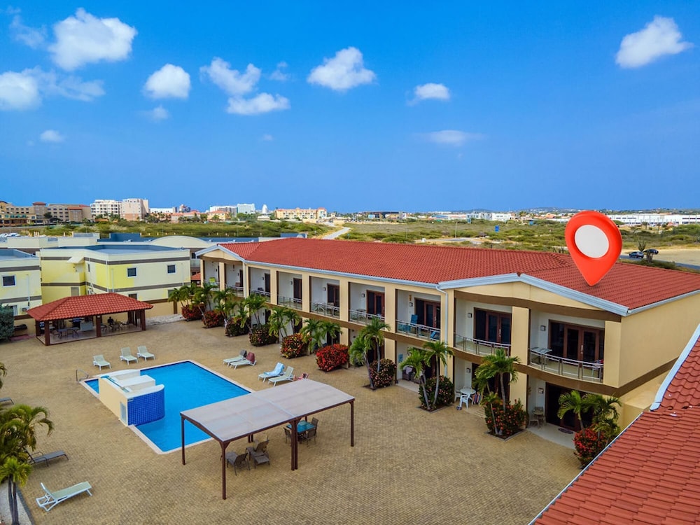 2BR 3min Walk 2 Eagle Beach Pool GYM Parking