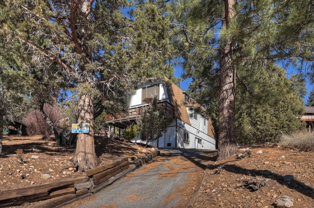 Yosemite Pines Cabin - Sleeps 6