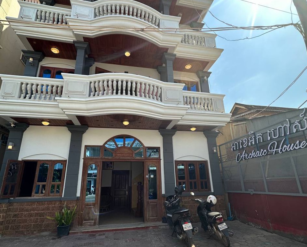 Archaic House