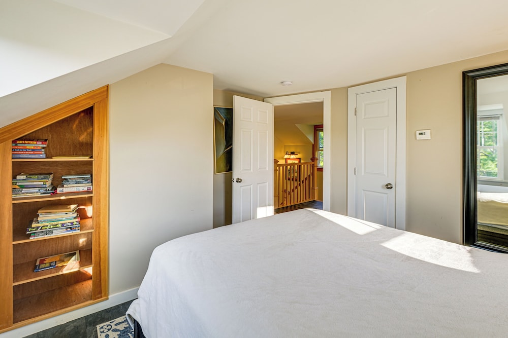 1 Mi to Acadia National Park: Spacious Retreat!