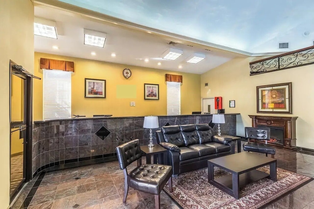 CasaBlanca Inn & Suites Houston