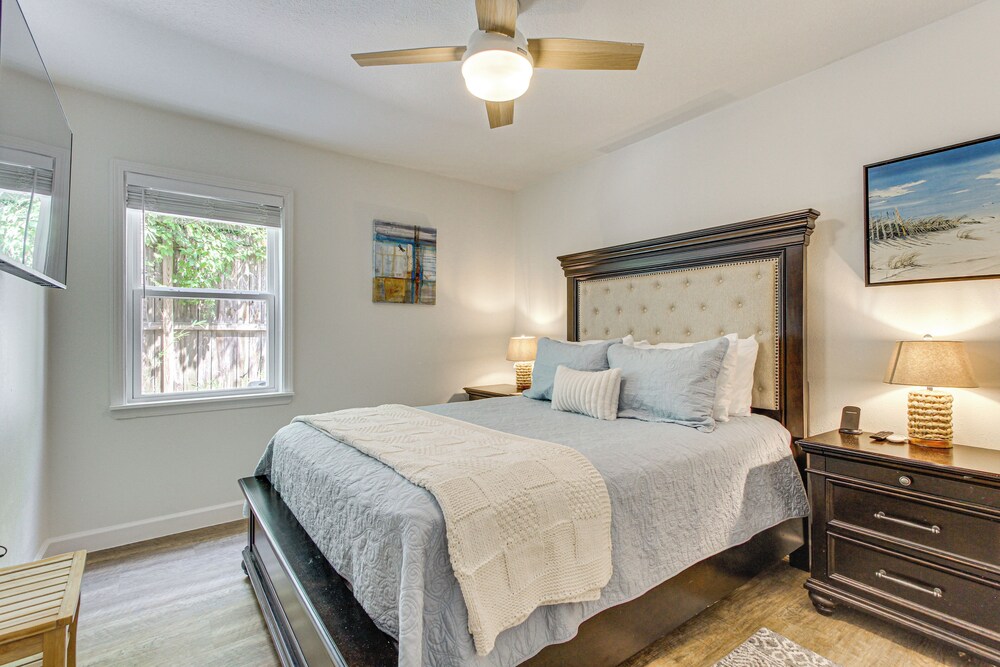 Walk to Ocean Springs Beach: Condo w/ Pool!