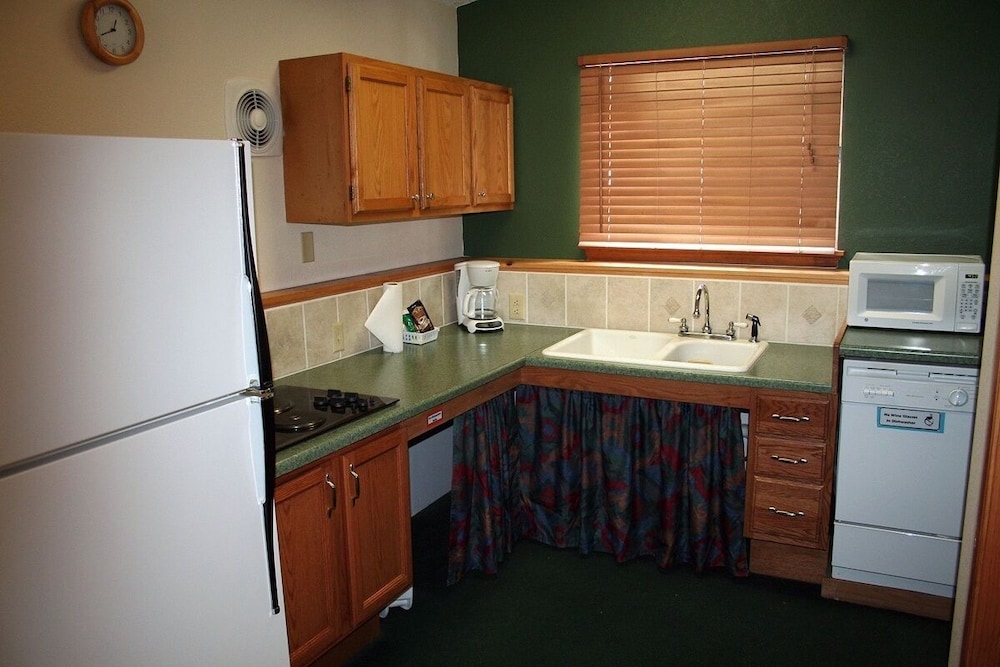 Timber Creek Chalets: 11 1 Bedroom Chalet view 2