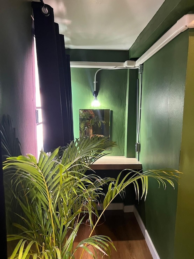 666 Cnx Hostel