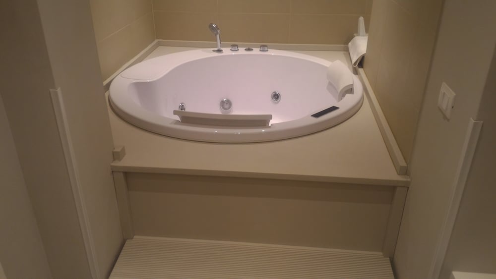 Dea Roma Inn