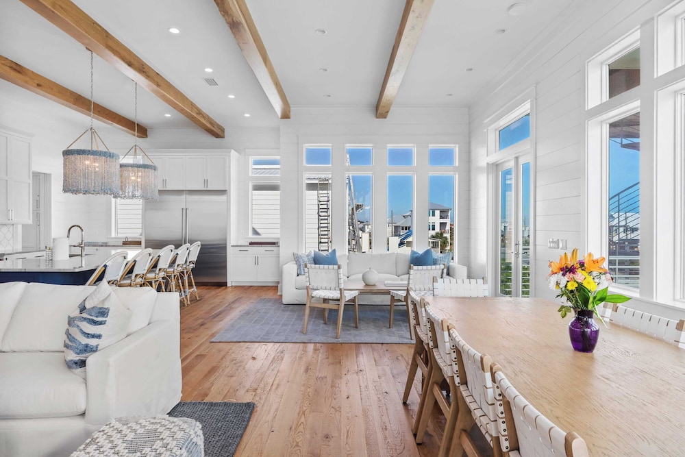 30A Beach Getaway by Avantstay Gulf Views + Pool Golf Cart + Bonfires