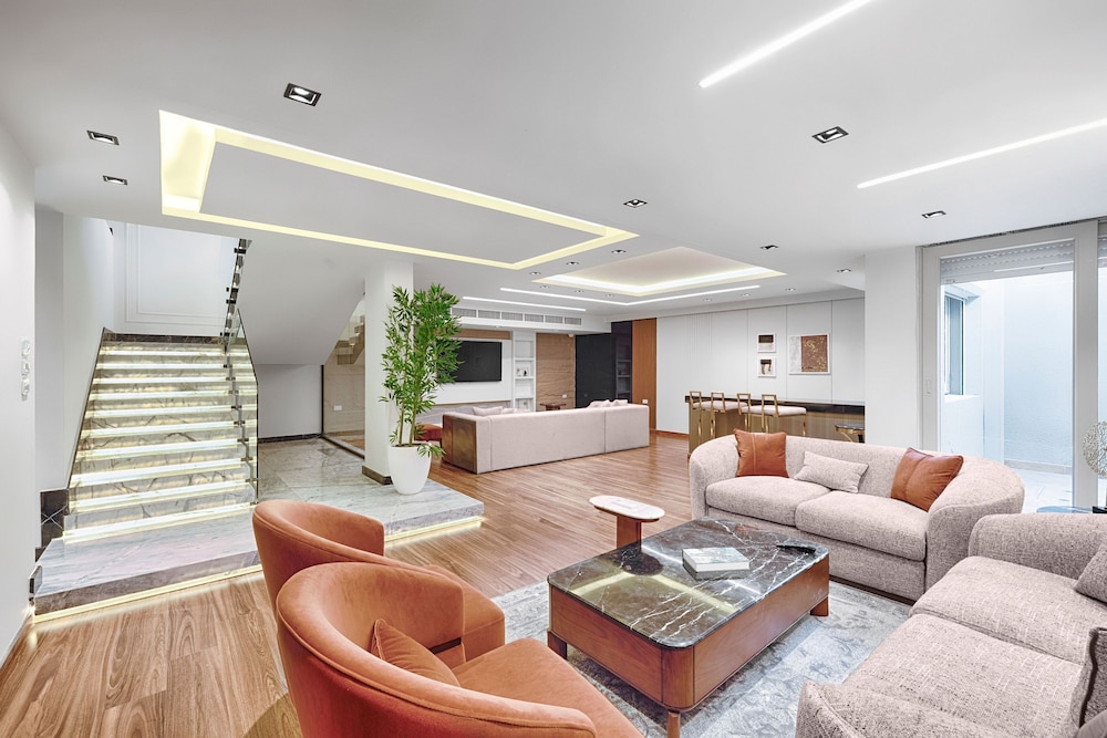 Vesta - Luxury Villa - 3BR - CFC II