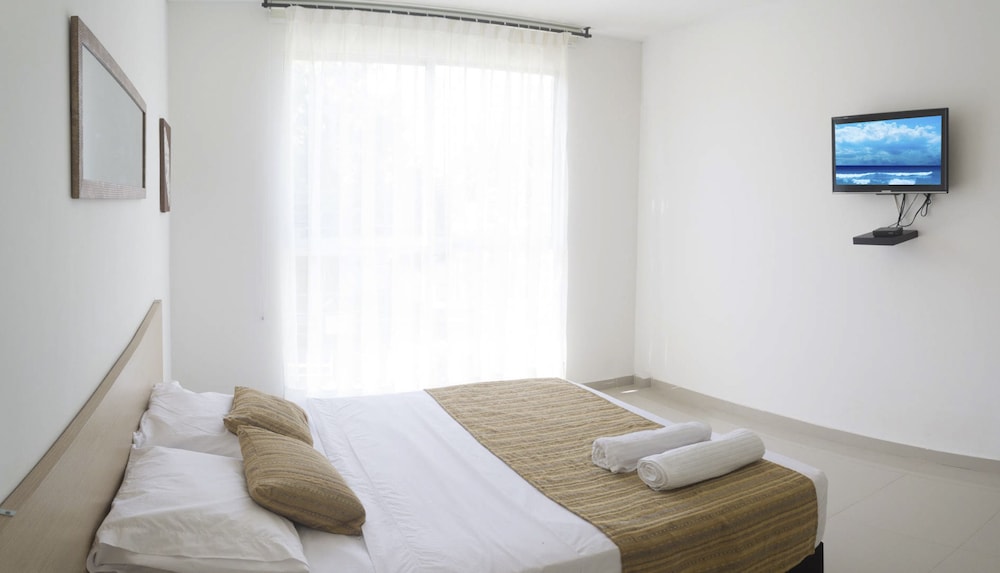 Color Hostel