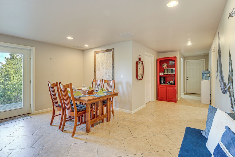 Fish & Hike: Apartment w/ Pool Table in Ketchikan!