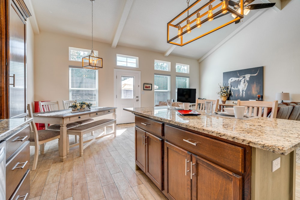Idyllic Lago Vista Home < 1 Mi to Lake Travis! - Property Image 12