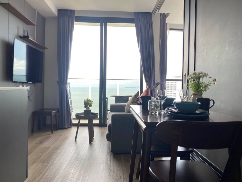 Sea View Luxury -best In Pattaya