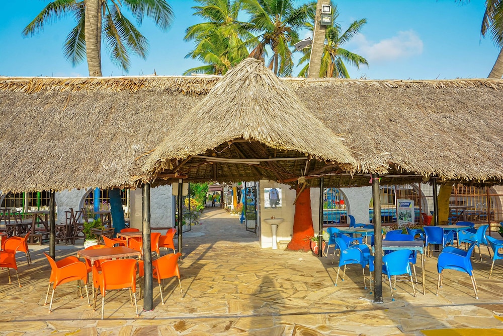 Best Western Jangwani Sea Breeze Hotel