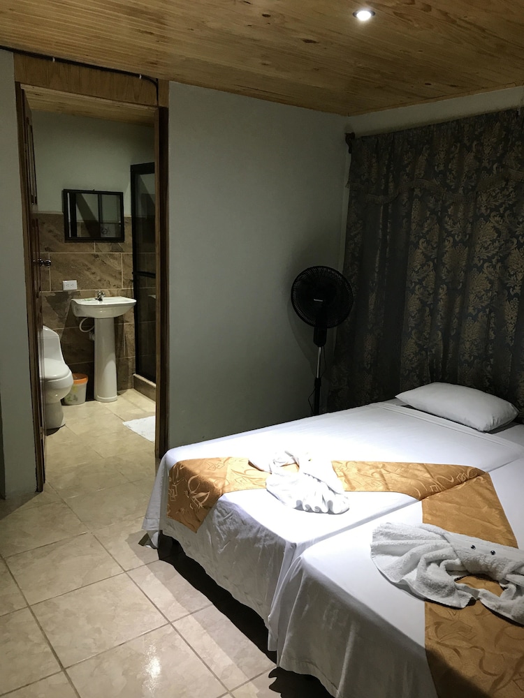 Manuel Antonio Hostel Resort