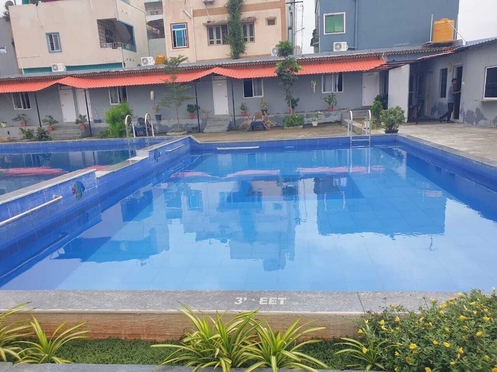 HIMALAYA POOL & RESORT