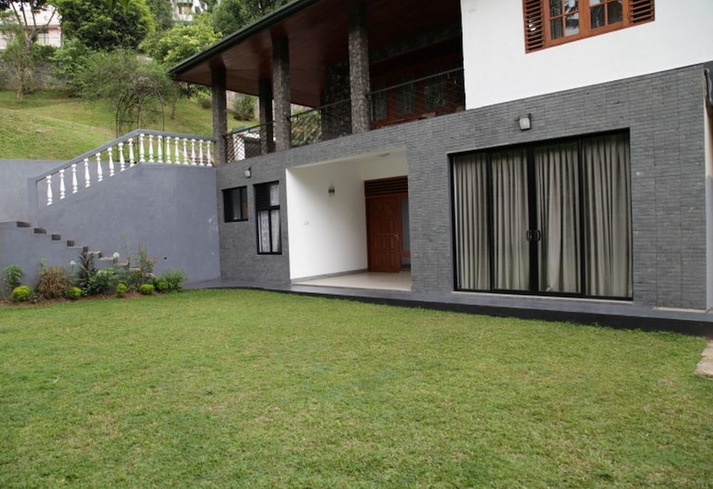 AA Circuit bungalow