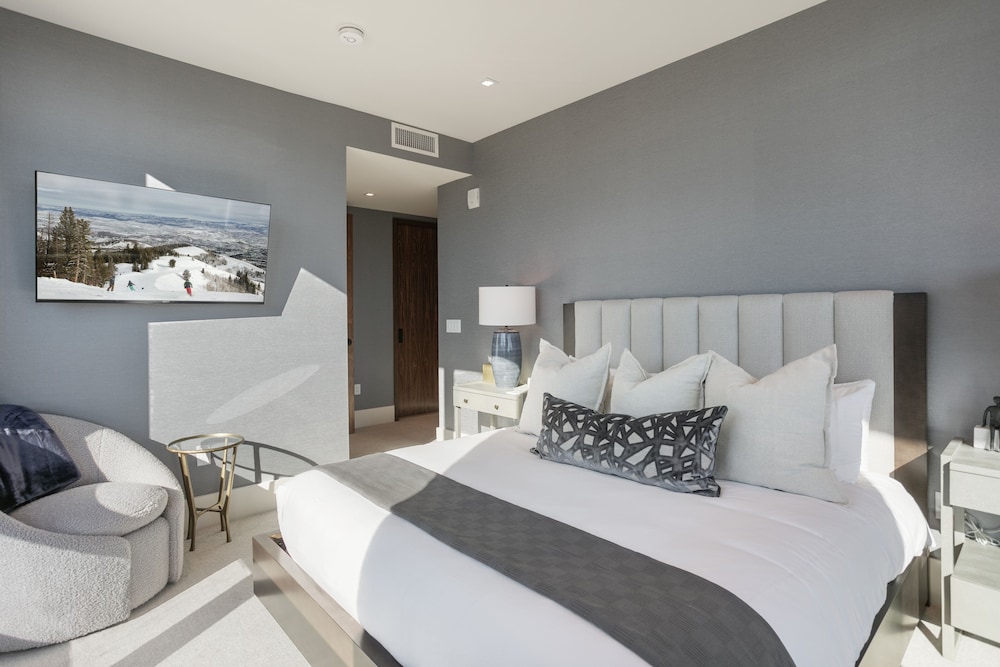 201 - Four Bedroom Argent 4 Condo
