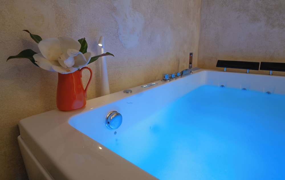 P43 Sicilian Suites