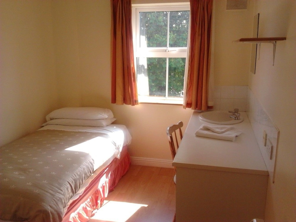 Courtbrack Accommodation - Hostel