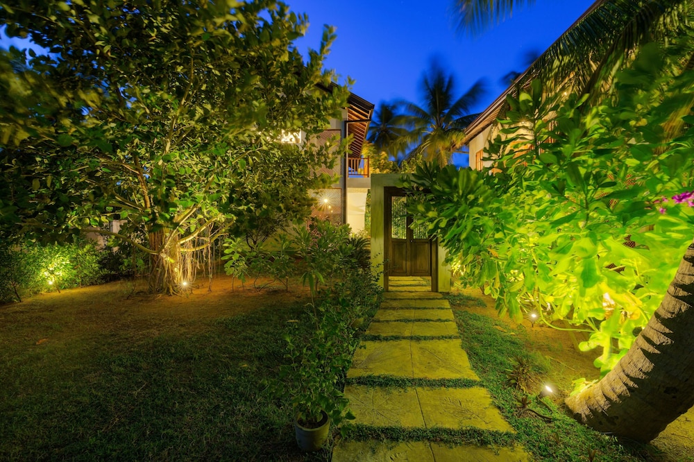 Kandakuliya Sunrise Beach Villas