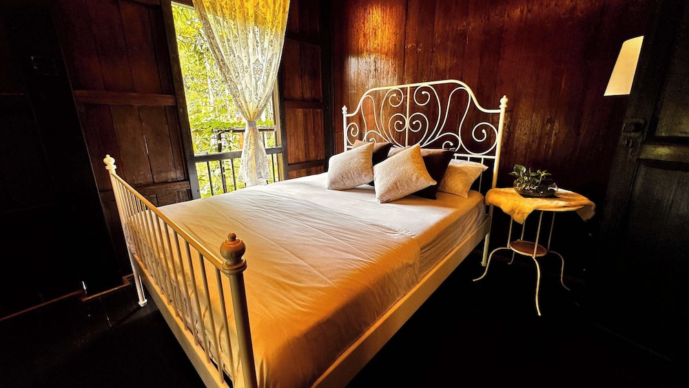 Charming Nature Kampung Home for Family Getaways