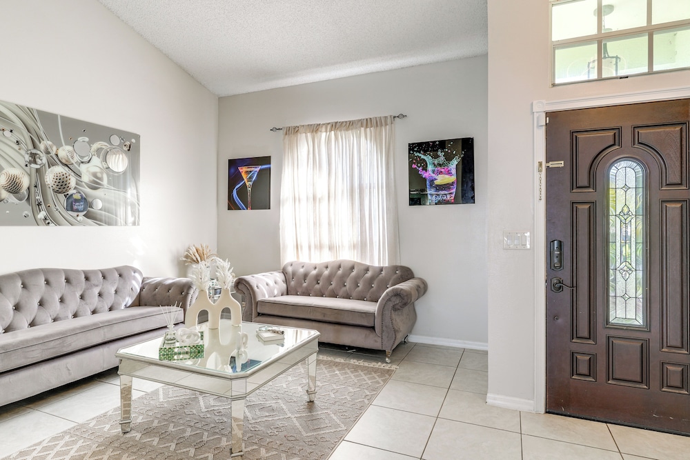 3 Mi to Marina: Riverview Family Home w/ Lanai!