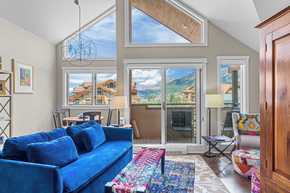 Blue Mesa Lodge 40A by Avantstay Ski In/ Ski Out Unit w/ Balcony!