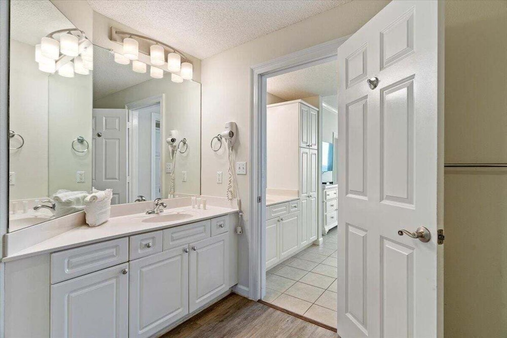 Sea Glass 2 Bedroom Condo