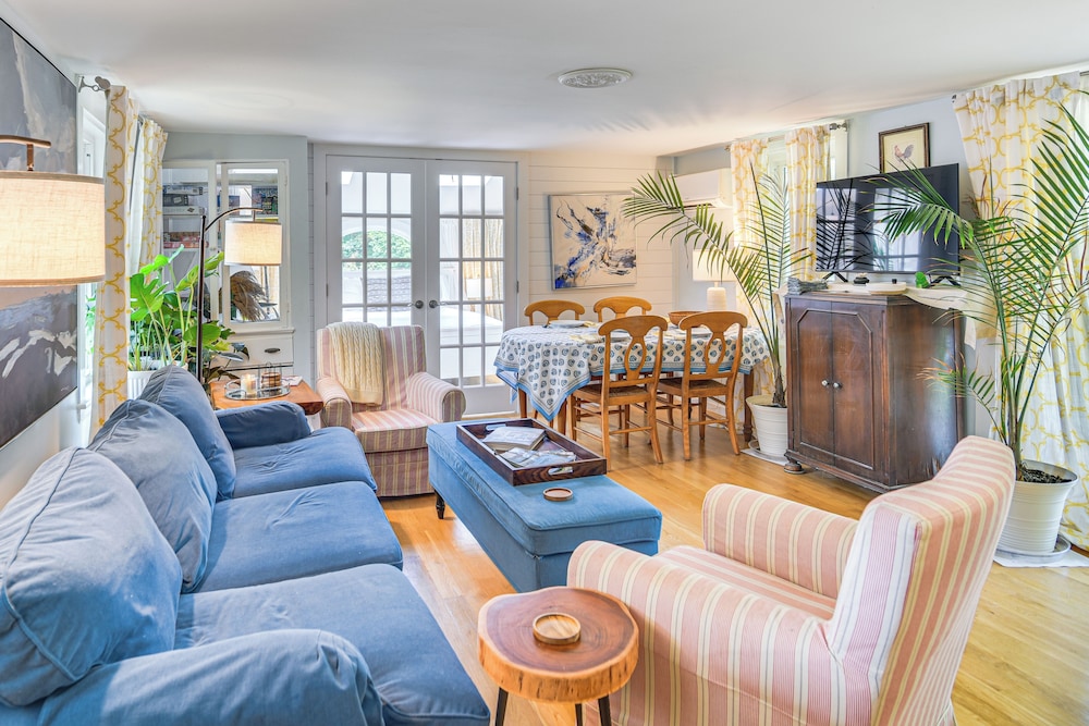 Private Heated Pool: Family Cottage in Plymouth!