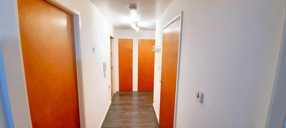 Entired Apartment Near Manchester City Centre, M15 view 2